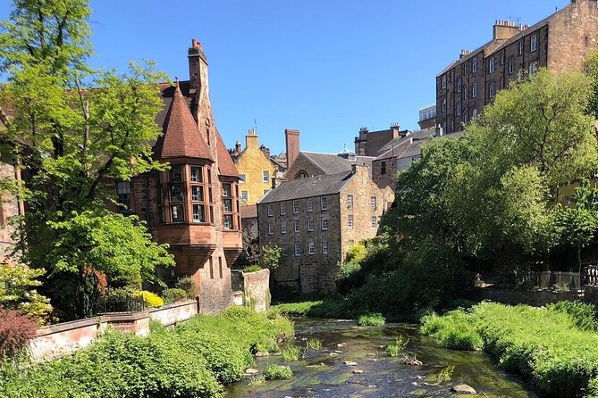 Private 4 Hour Tour of Edinburgh in a Spacious 6-seater Mercedes - Getting picked up in Old Town or New Town, then let the driving disappear
