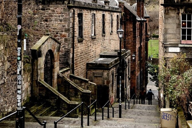 Private 4h Walking Tour in Edinburgh with Edinburgh Castle Tour - What makes the guide matter, and how to pick your questions