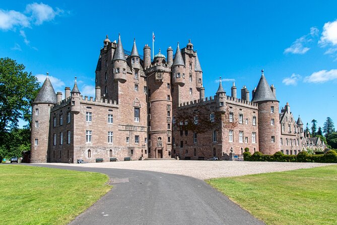 Private Balmoral Glamis Dunnottar Castles Tour from Aberdeen - Stop 1 in Aberdeen: The Morning Reset Before the Castle Run
