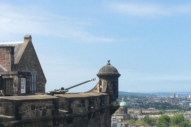 Private Edinburgh Castle Tour - The Great Hall: medieval court life in a focused window