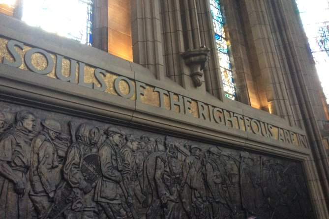 Private Edinburgh Castle Tour - Scottish National War Memorial plus Mons Meg, two stops with different energy