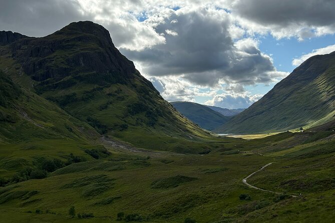 Private Harry Potter, Glenfinnan Viaduct, Highland Edinburgh Tour - Kilmahog cow feeding, Doune Castle, and the final Scottish postcard