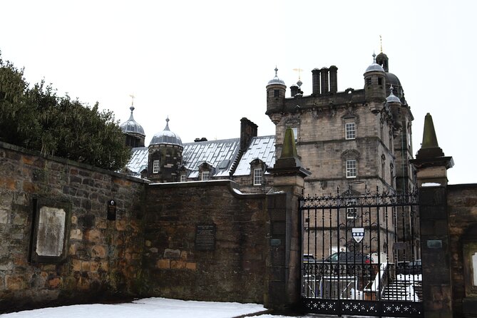 Private one hour Harry Potter walking tour - Climbing the Upper Royal Mile, Lawnmarket, and Castlehill Views