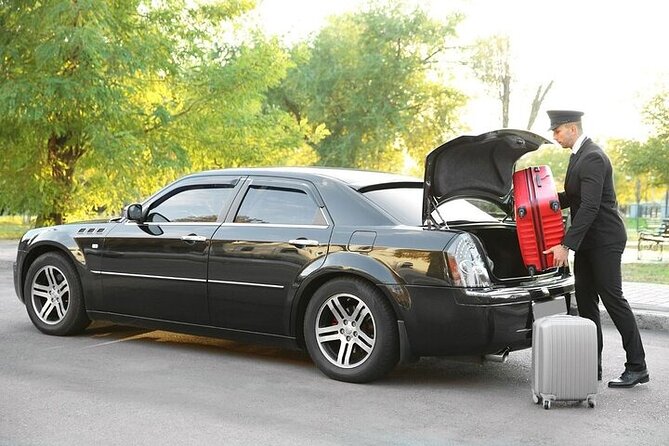 Private One way Transfer Edinburgh Airport to Edinburgh - How the Meet and Greet Works at the Airport
