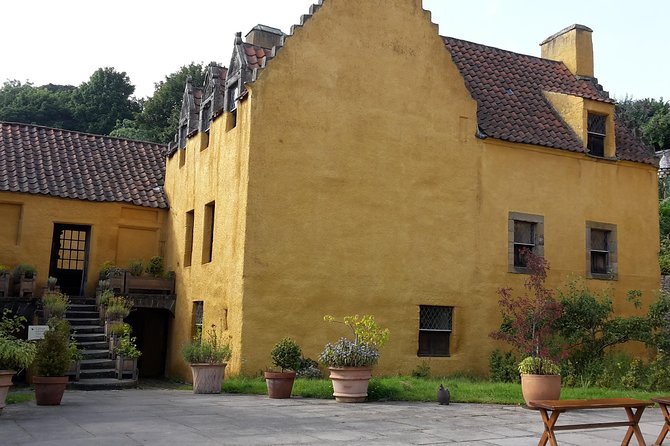 Private Outlander Tour from Edinburgh - Blackness Castle and Fort William: River Views and a Good Hour to Explore