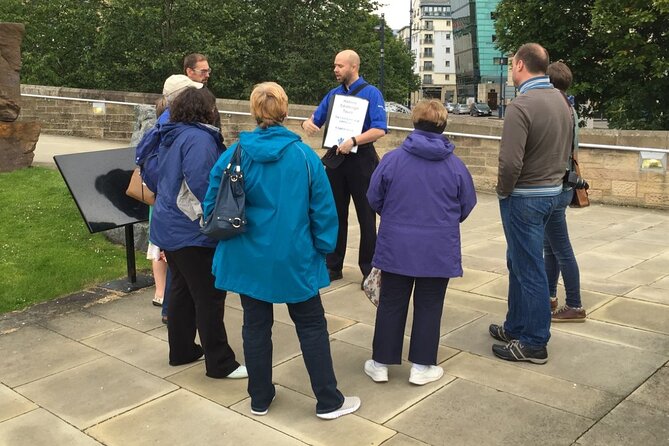 Private Royal Mile walking tour - Discover the history of our most famous street - Walking the Royal Mile toward the Castle drawbridge