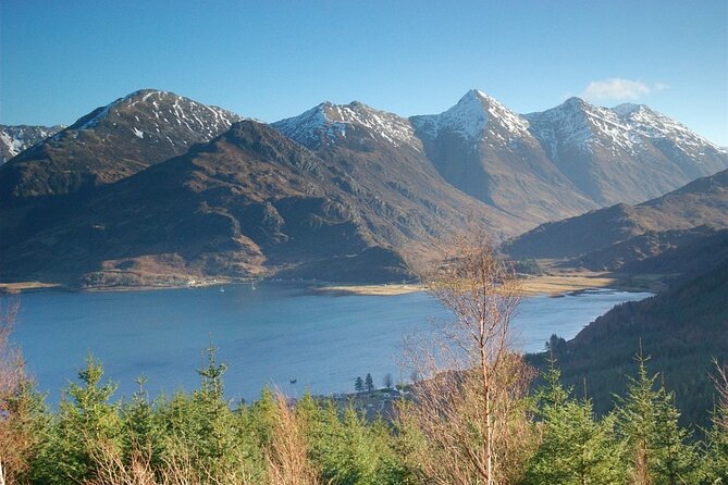 Private Tour to Skye, Fairy Pools, Portree and The Fairy Glen - Portree lunch and harbor time