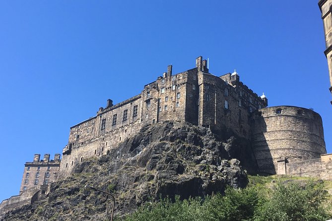 Private Walk: Edinburgh Old Town and New Town - Getting started with pickup, a private group, and an easy first impression