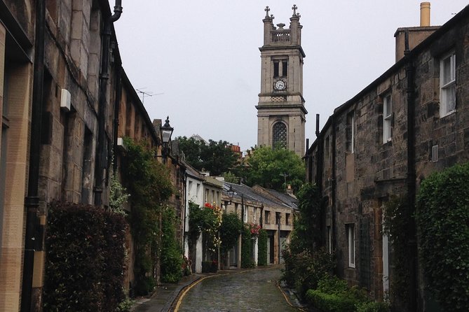 Private Walk: Edinburgh Old Town and New Town - Victoria Street, the Bow, Lawnmarket, and the closes that make Edinburgh feel real