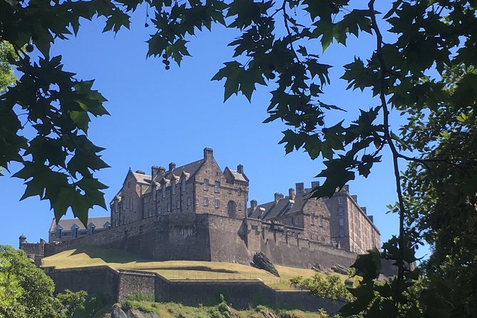 Private Walk: Edinburgh Old Town and New Town - Old Town route: churchyards, castle views, Grassmarket, and Greyfriars