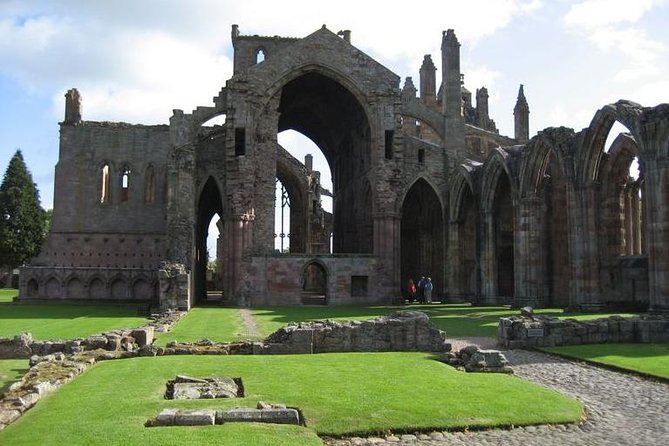 Rosslyn Chapel and Scottish Borders Small-Group Day Tour from Edinburgh - Why Rosslyn Chapel and the Borders feels like a real Scotland day