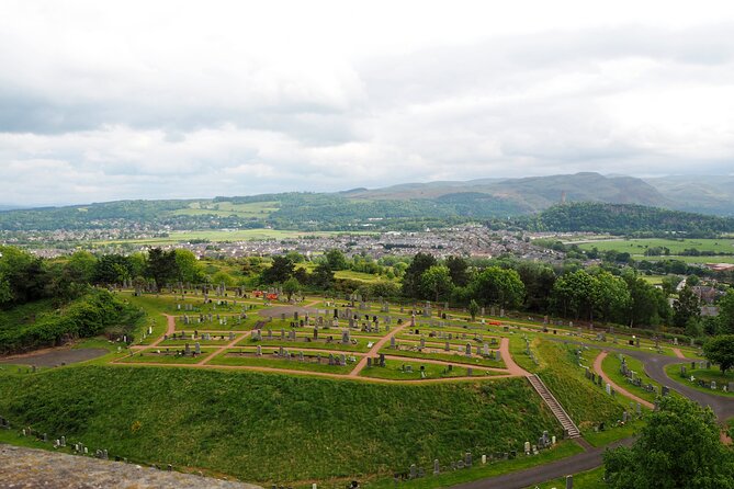 Rosslyn Chapel, Dunfermline Abbey and Stirling Castle Day Tour - Rosslyn Chapel: stone carvings, mystery vibes, and a comfortable 1.5-hour window