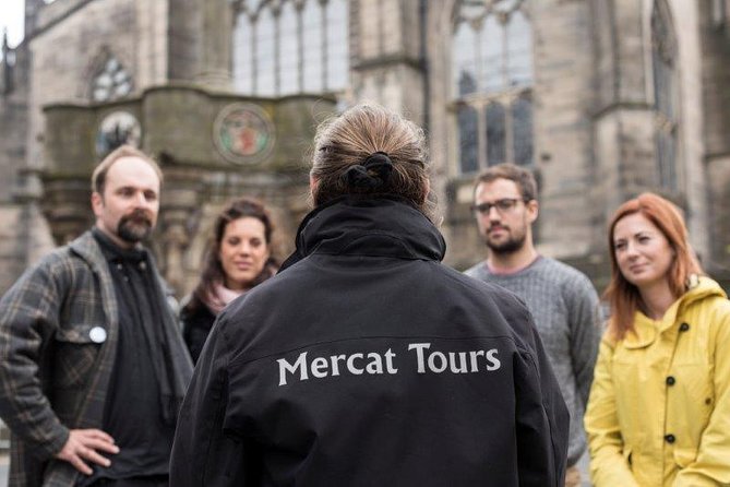 Royal Mile and Edinburgh Castle - Small Group Walking Tour - Pace, group size, and what to wear on cobblestones