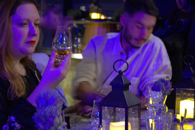Scotch Whisky Tasting - The True Spirit of Scotland - Start at John Knox House, then step into a central whisky bar