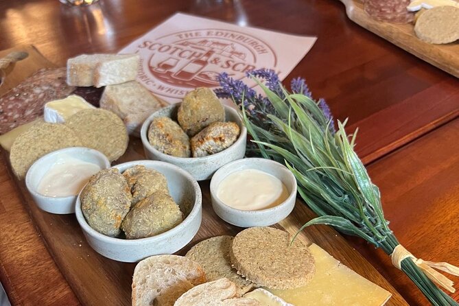 ScotchandScran OldTown Tour, Whisky Tasting, Scottish Charcuterie - Whisky Tasting With Hector Maclean: What to Expect From the Drams