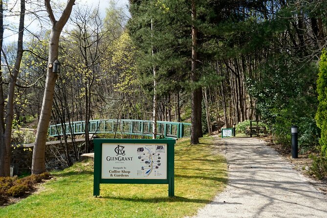Speyside Whisky Trails from Inverness - Stop 3: Dufftown, the lunch break, and the whisky-shop heaven for curious brains