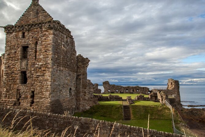St Andrews, Fife Coast Walk & Historic Abbey Tour from Edinburgh - Lady’s Tower coastal walk, lighthouse vibes, and strong photo angles