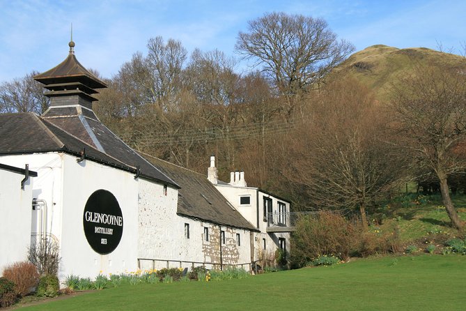 Stirling Castle and Whisky Very Small Group Tour from Edinburgh - Linlithgow ruins to the Wallace Monument view, start strong outside the city