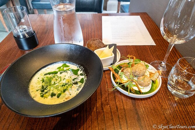 Tailored Premium Edinburgh Food Tour with Highest Quality Dishes - Where you meet and how the walk feels (Old Town start, Waverley finish)