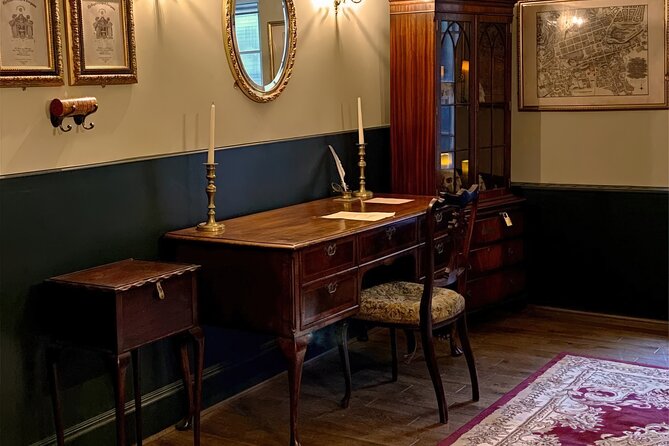 The Anatomist - Award Winning Historical Escape Room Experience - Finding the basement entrance and what the timing really feels like