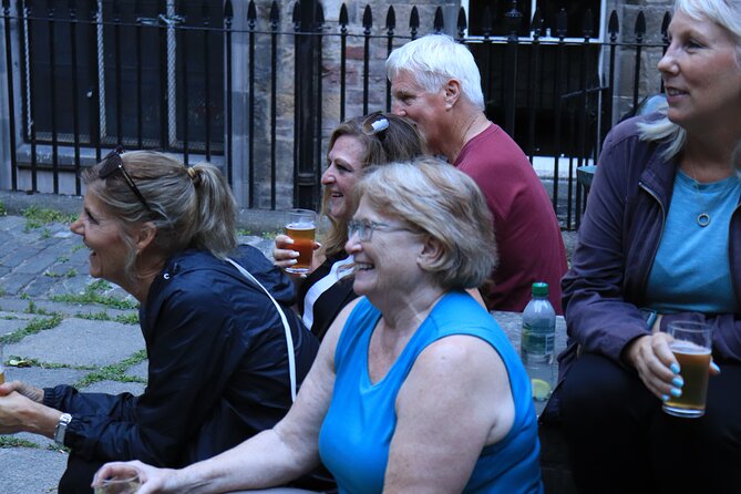 The Edinburgh Literary Pub Tour - Pub stops without the alcohol requirement: how it really feels on the ground