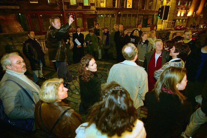 The Edinburgh Literary Pub Tour - Wandering Old Town, then shifting toward the New Town West End