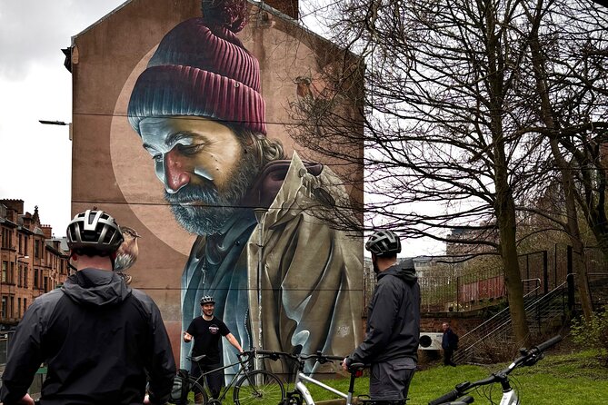 The Essential Bike and E Bike Tour of Glasgow Center and Beyond - University of Glasgow and Kelvingrove Park: Two Kinds of Beauty in One Morning