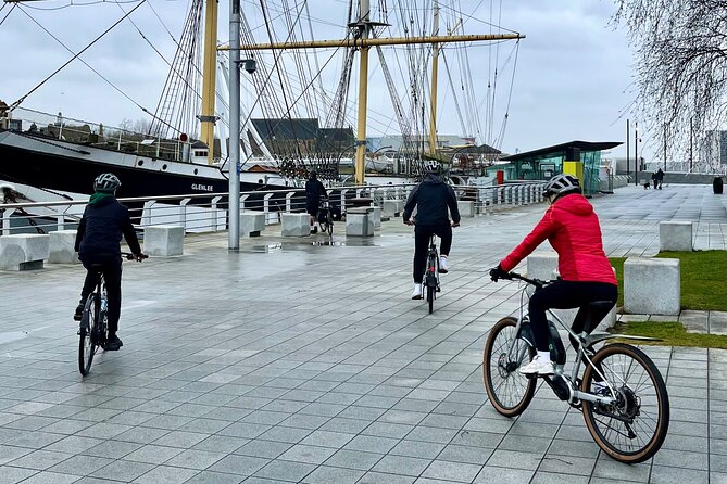 The Essential Bike and E Bike Tour of Glasgow Center and Beyond - People’s Palace and Winter Gardens: A Calm Ending in the Heart of the City