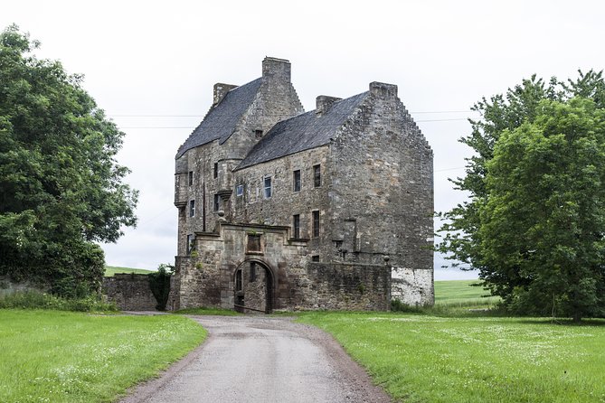 The Outlander 1 Day Experience - Midhope Castle Lallybroch Photo Stop: Short Visit, Big Emotional Payoff