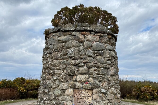 The Outlander Tour Clava, Culloden, Urquhart, Loch Ness & Beauly - Loch Ness Banks: The Short Scenic Stop That Keeps the Day Moving