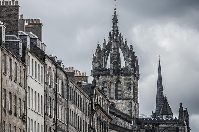The World Famous Underground Ghost Tour - Down Into Edinburgh’s Underground Vaults: 400 Years Under the Streets