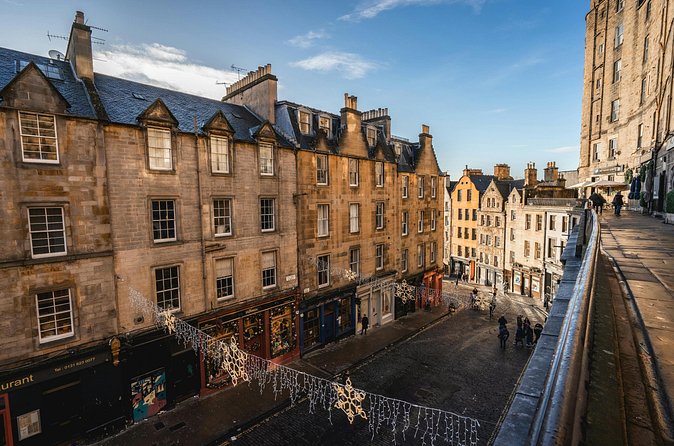 Thirsty for Edinburgh: Scotlands Best Historical Pub Tour - Stop 5 in Grassmarket: Bodysnatchers and the Oldest Tavern Feel