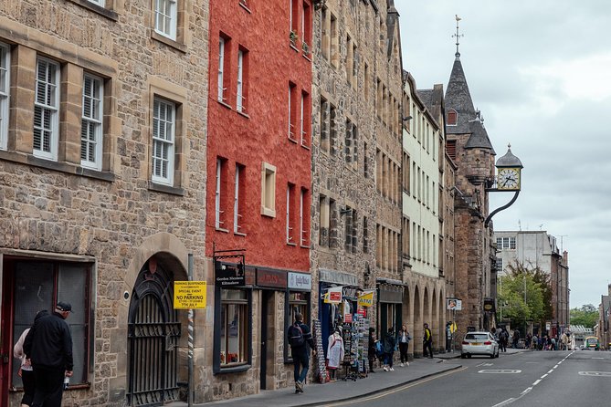 Treasures of Edinburgh: Ghosts, Myths & Legends Private Tour - Canongate Kirk: starting in a burial ground you can actually picture