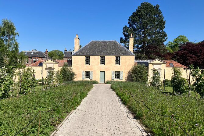 Walk Dean Village, New Town & Royal Botanics - Dean Village: the old mill village for architecture lovers