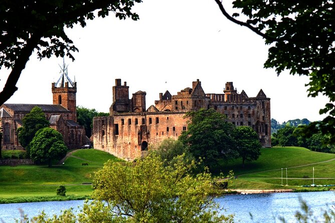 Wallace monument, Stirling Castle, Linlithgow Palace Private Tour - Price and value: what $716.55 gets you, and what you pay at the gates