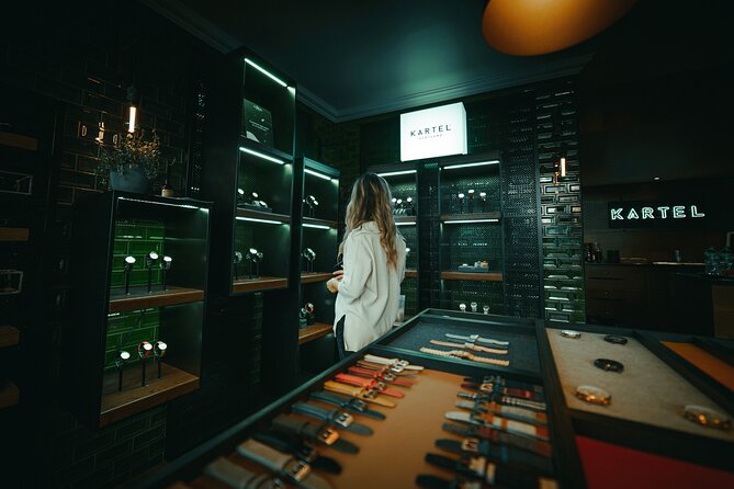 Watch Building Experience - St Andrews - Your St Andrews Welcome: 9 Church St, Snacks, and Scottish Drinks
