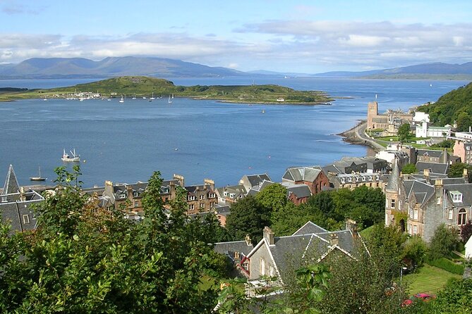 West Coast Lochs & Castles Tour - from Glasgow - Oban lunch by the harbor: where the seafood reputation actually helps